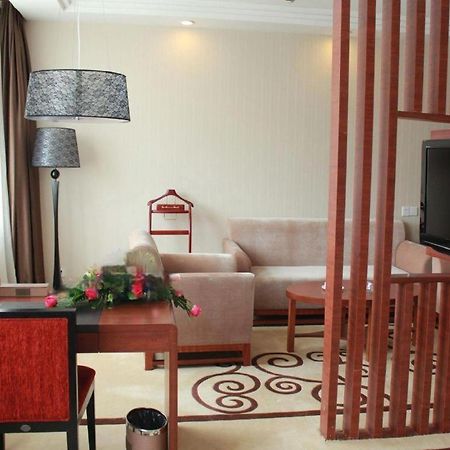 Zhangjiagang Jiangnan Garden Hotel Exterior foto